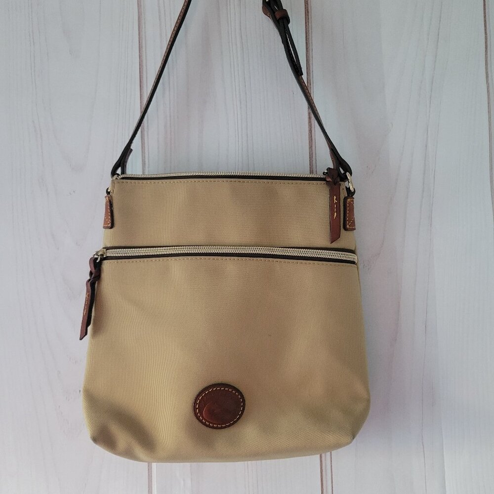 Dooney & Bourke Crossbody Purse, Nylon/Canvas, Khaki/Red, Lightweight, Medium Sz